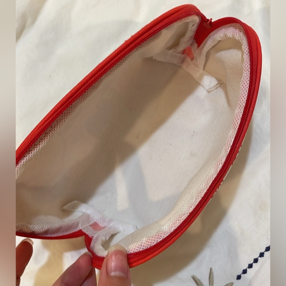 Hello kitty pouch - Picture 3 of 3